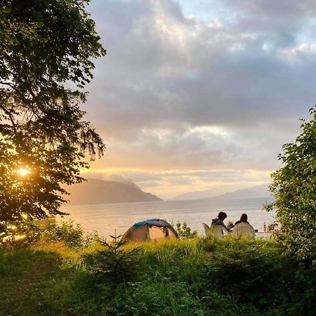 Hotel Nokling & Camping Hjelmeland Exterior photo