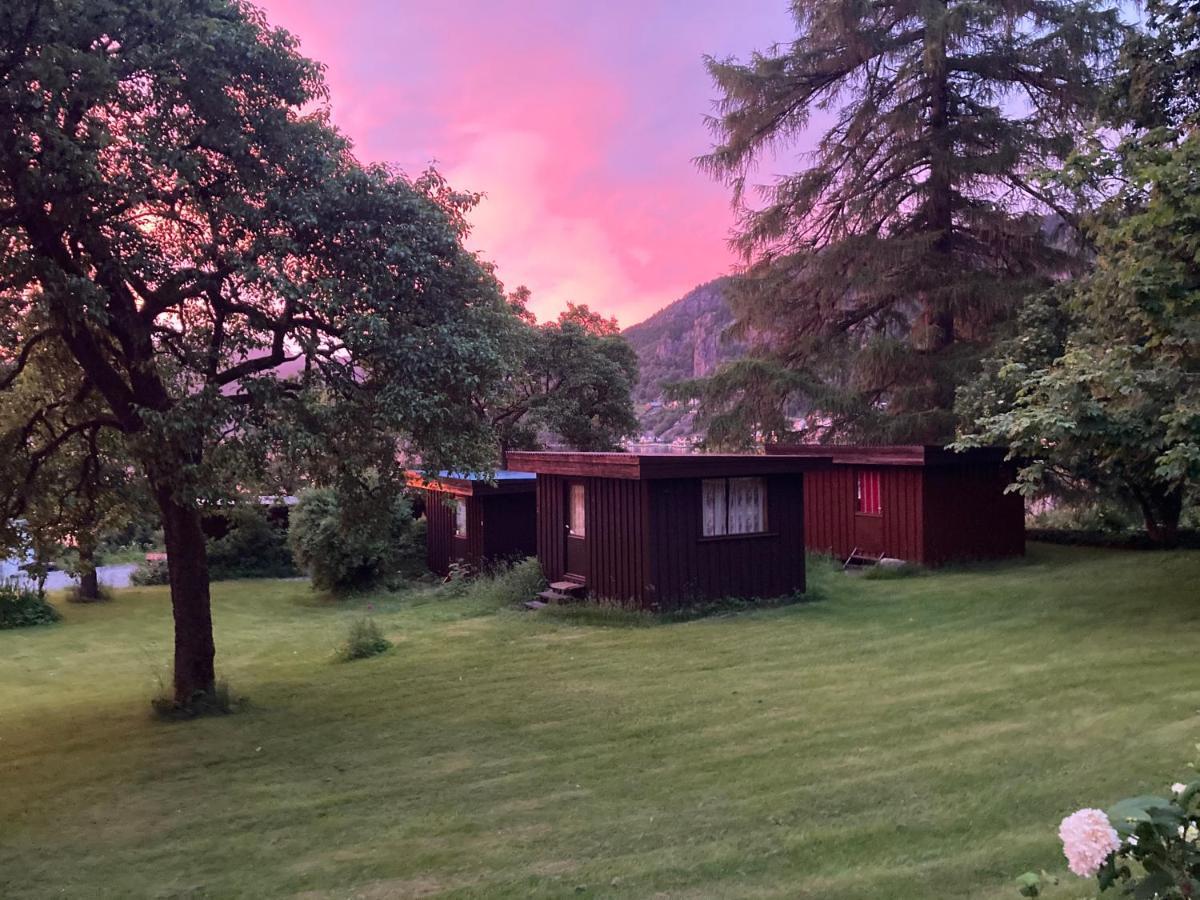 Hotel Nokling & Camping Hjelmeland Exterior photo