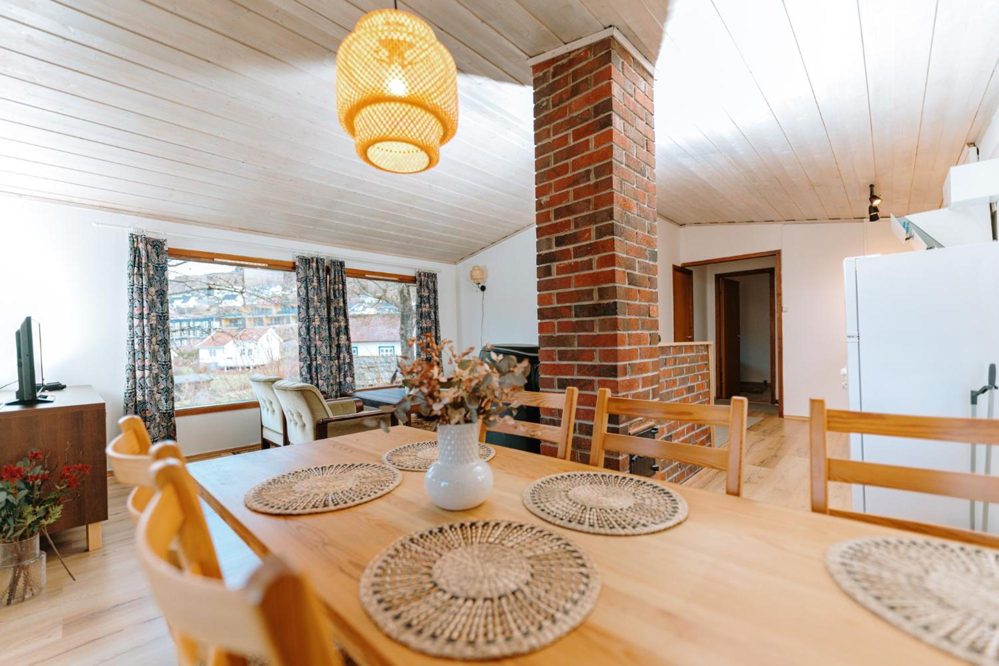 Hotel Nokling & Camping Hjelmeland Exterior photo