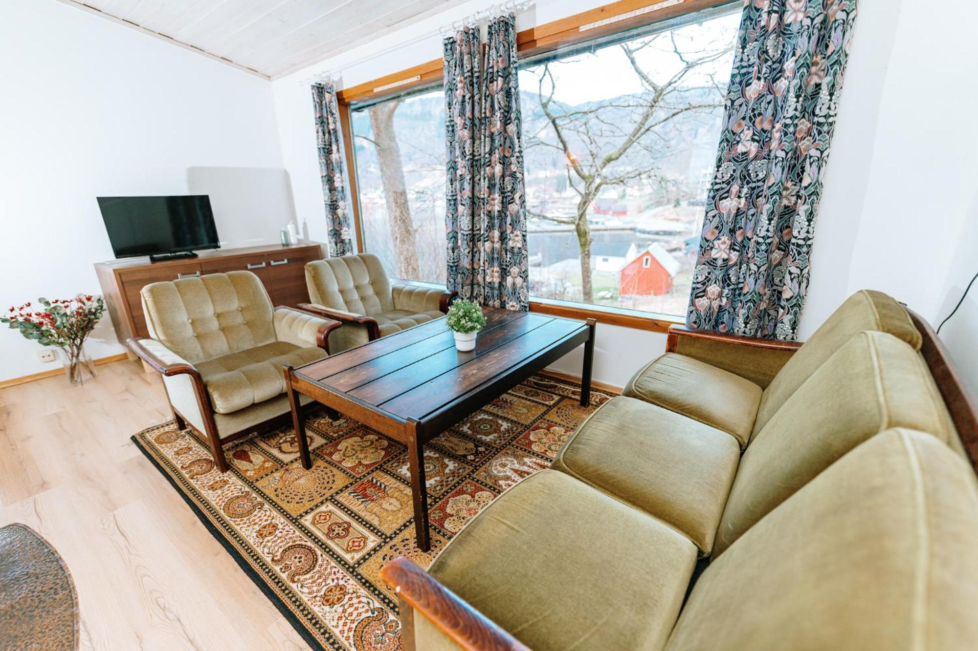 Hotel Nokling & Camping Hjelmeland Exterior photo