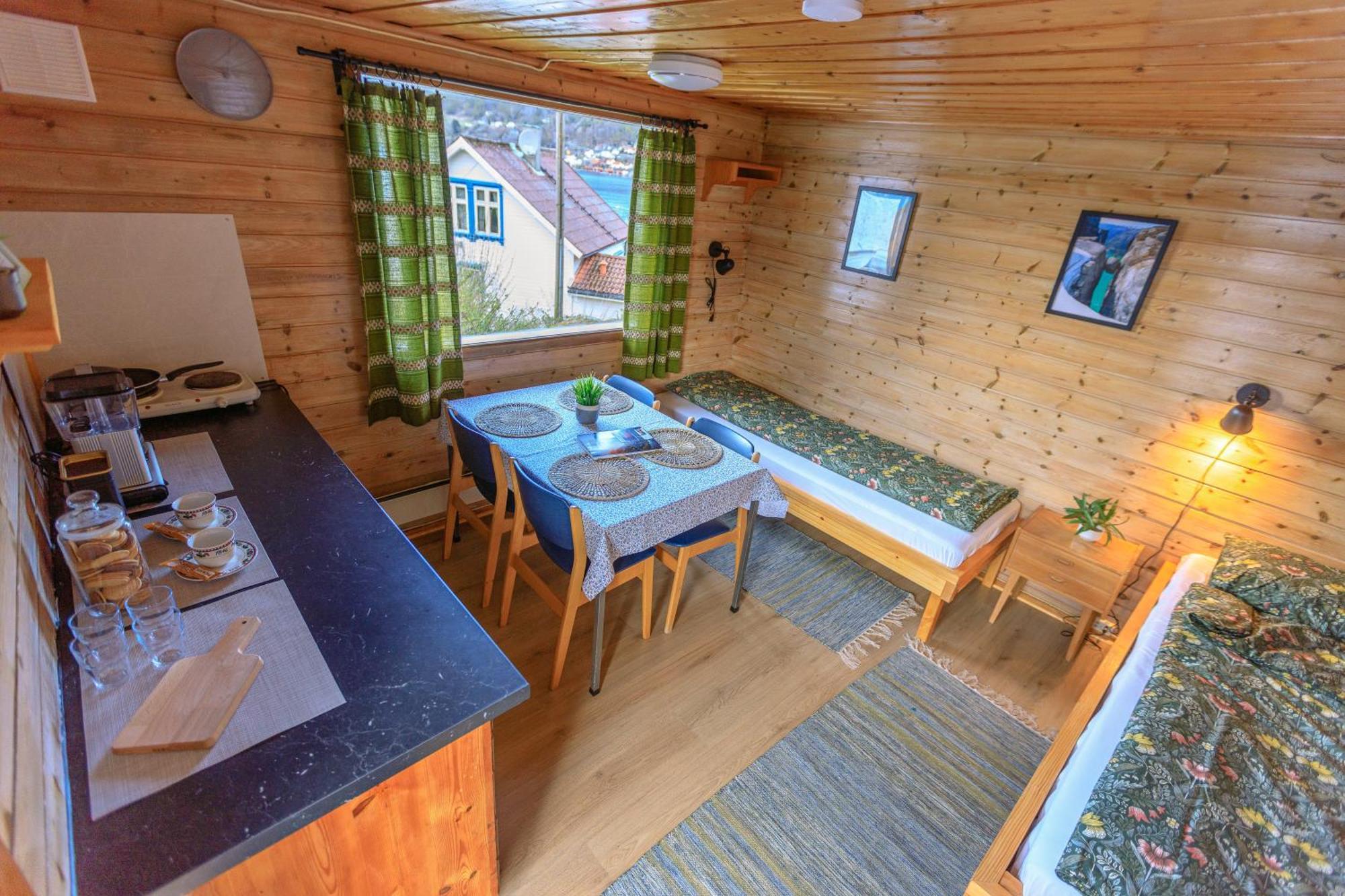 Hotel Nokling & Camping Hjelmeland Exterior photo